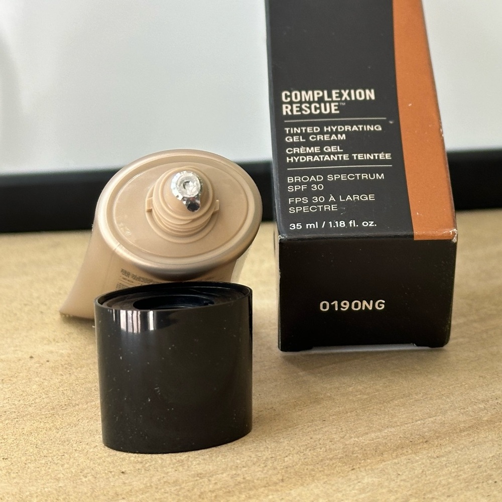 Bare Minerals Complexion Rescue Chestnut - Picture 2 of 5